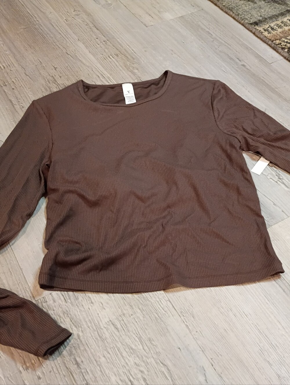 Workout Top - Picture 2 of 4